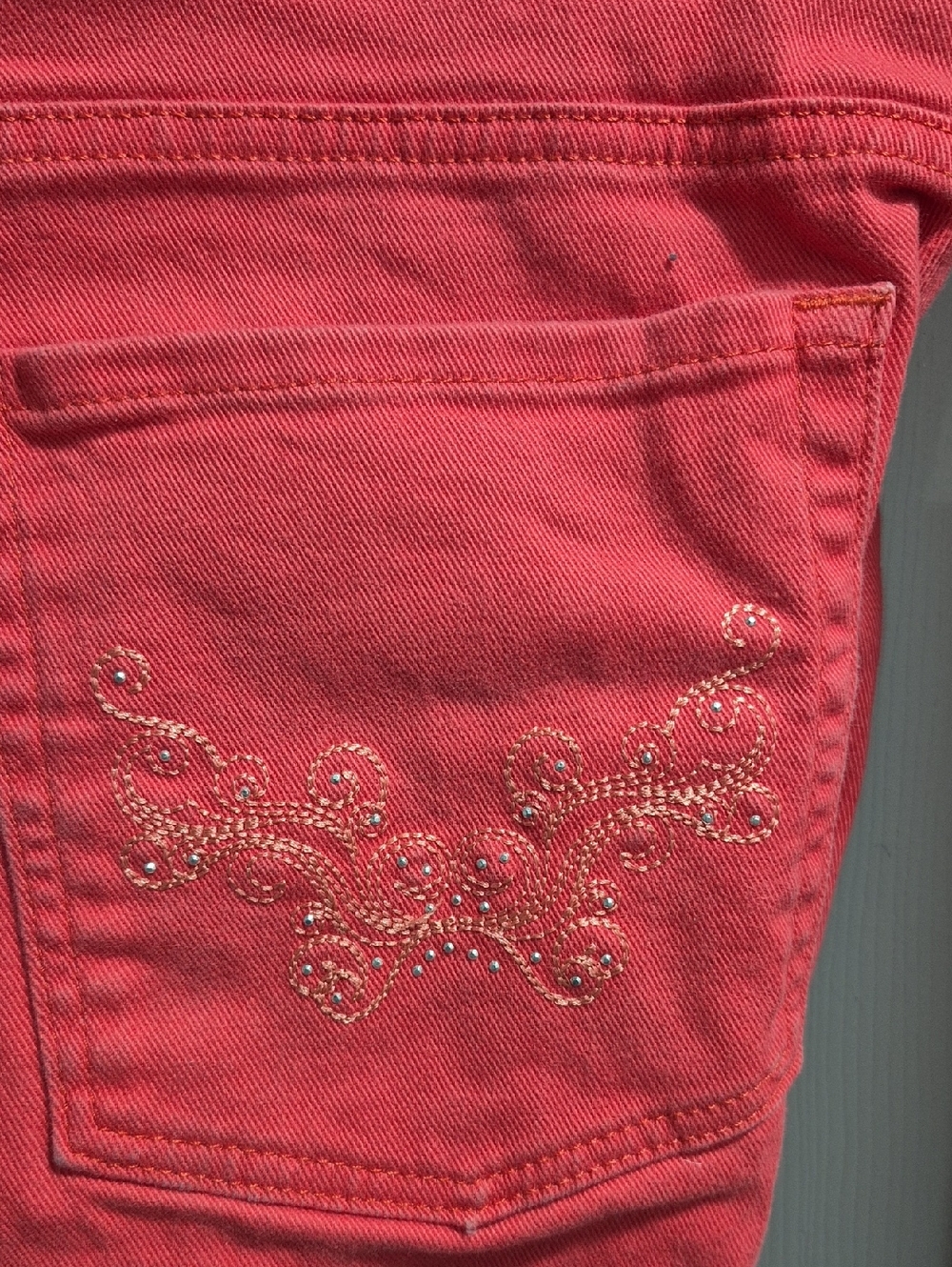 Lee Women’s Jeans in Deep Red and Coral - Picture 3 of 7
